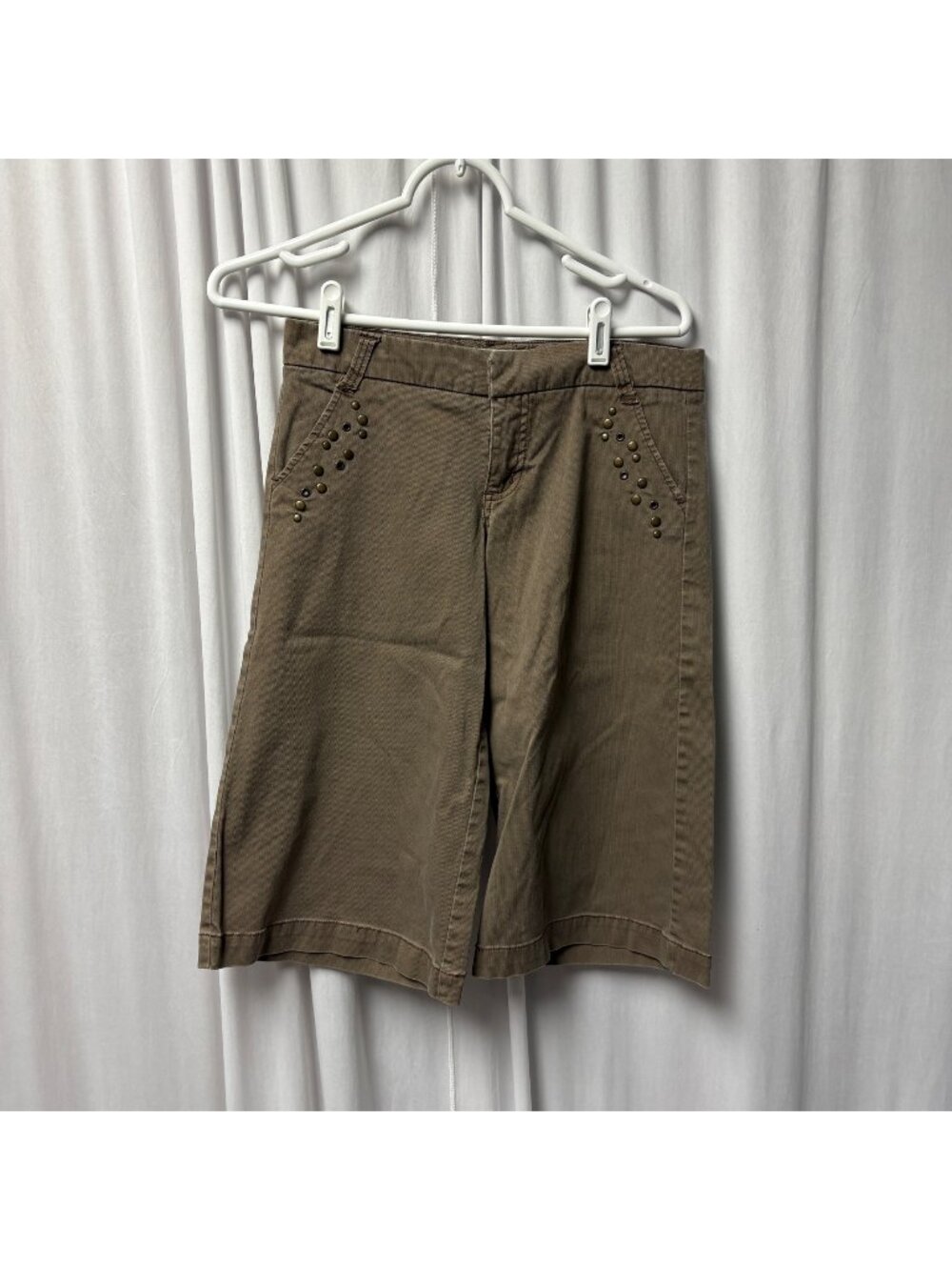 Plugg Womens Shorts Size 3 Tan Studded Pockets Bermuda Casual Travel